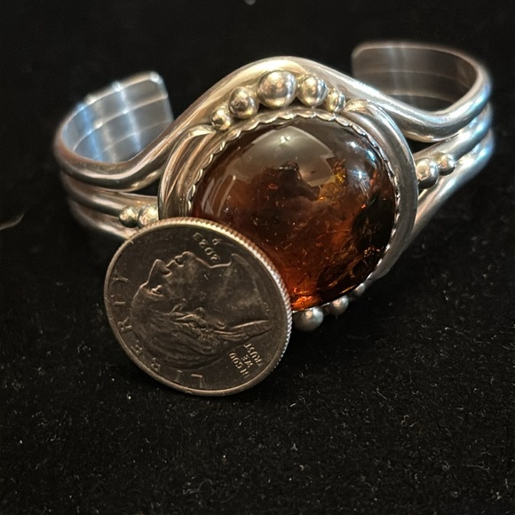 Sterling silver and Baltic amber cuff - Picture 13 of 13